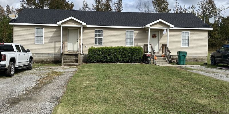 Winchester House: 49 Farm View Cir