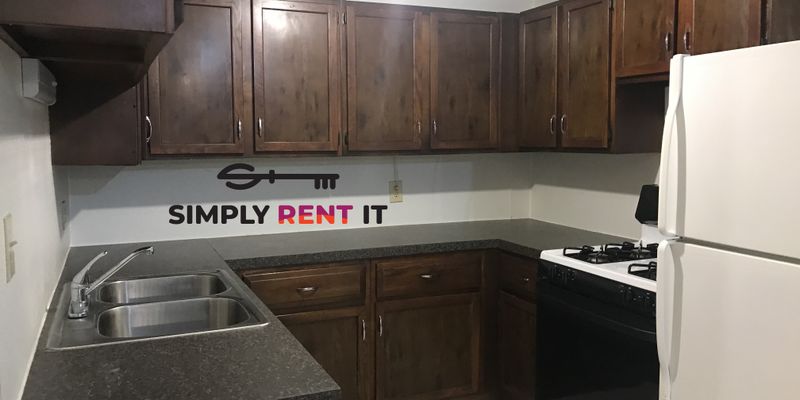 Roland House: 215 N Main St