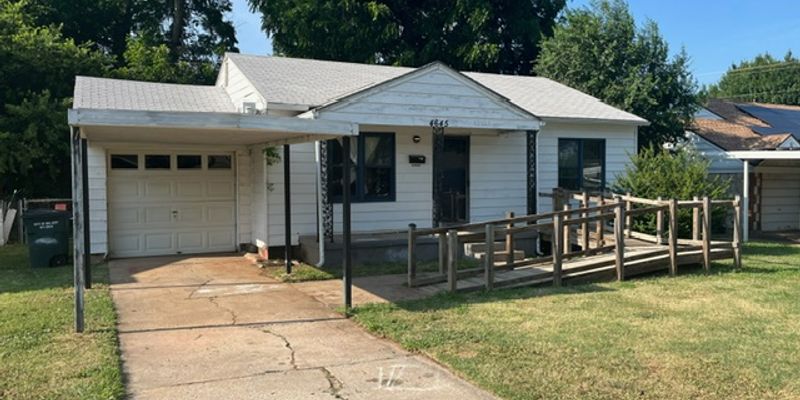 Del City House: 4645 SE 20th St