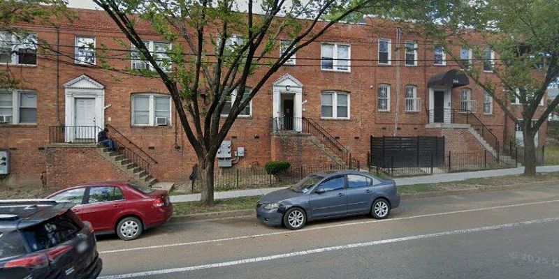 Washington Apartment: 562 Malcolm X Ave SE