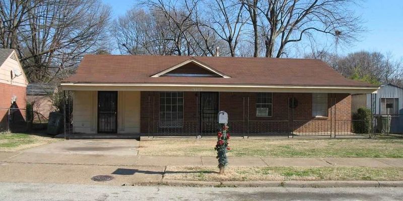 Memphis House: 3070 Parham Street