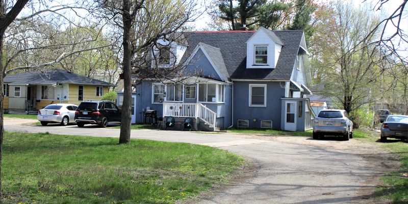Battle Creek Apartment: 22 Walnut Ct