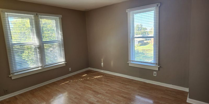 Lincoln House: 4442 Knox St