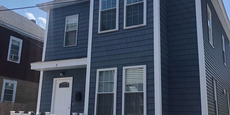 Lowell House: 7 Rockdale Avenue