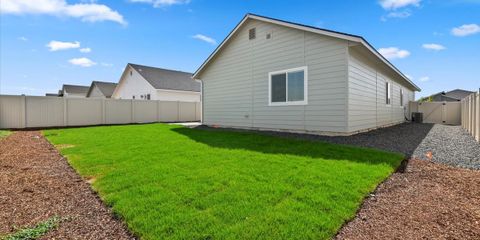25-Backyard.jpg