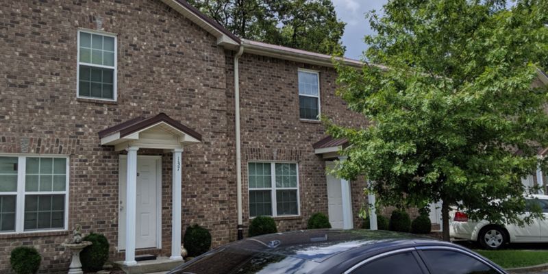 Gallatin Apartment: 131 Central Drive