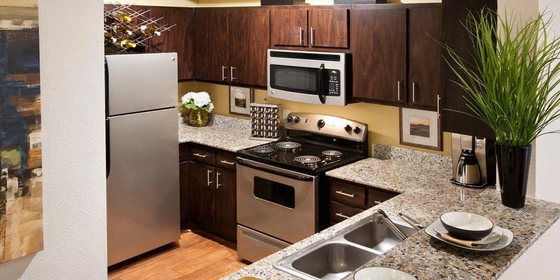 Houston Apartment: 8787 Woodway Dr