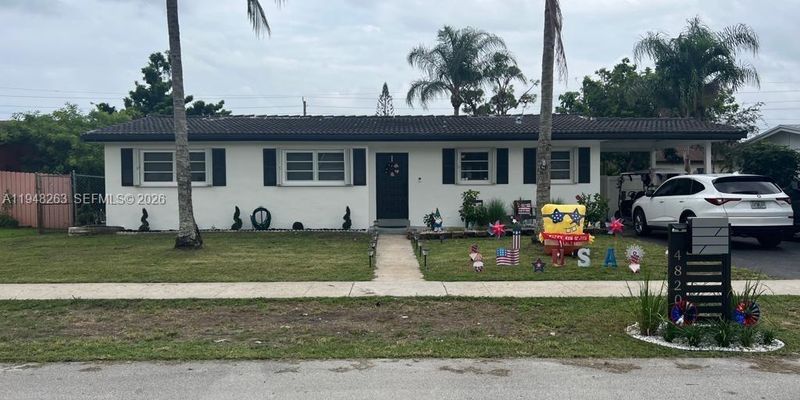 Plantation House: 4820 SW 11th Ct