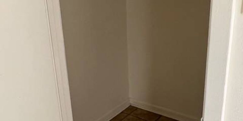 Baton Rouge Apartment: 8313 Governor Dr