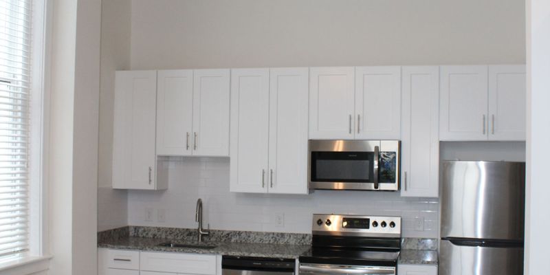 Woodstock Apartment: 114 W Court St