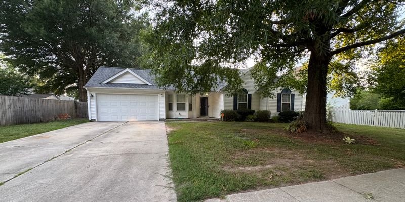 Chesapeake House: 612 Oak Grove Rd
