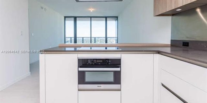 Miami Condo: 1000 Brickell Plaza