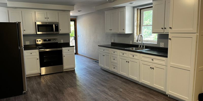 Reedsburg Apartment: 617 E. Main Street
