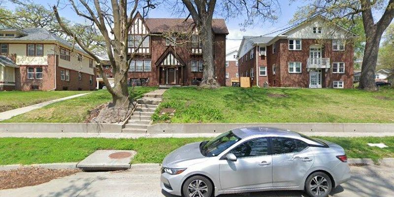 Des Moines Apartment: 2905 High St