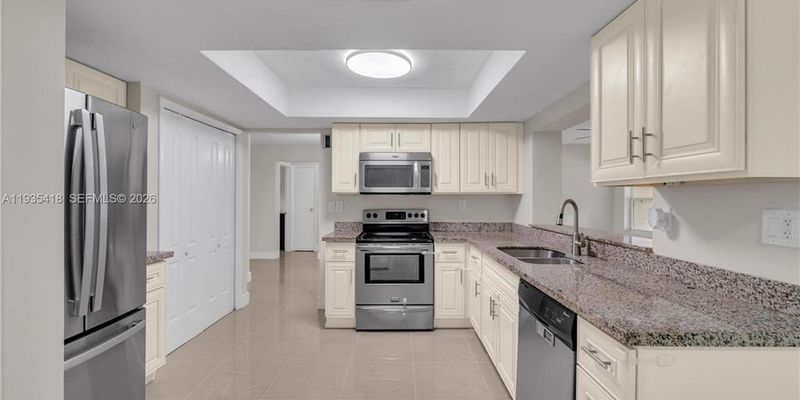 Sunrise House: 8400 NW 25th St