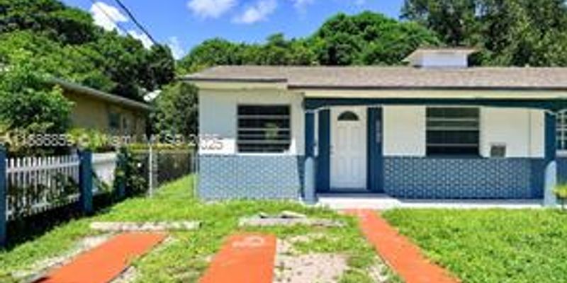Miami House: 1371 NE 150th St # 1