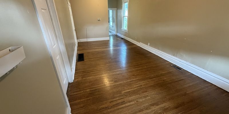 Columbus Apartment: 1490 Indianola Avenue