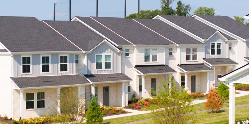 Gallatin House: 204 Douglas Bend Rd