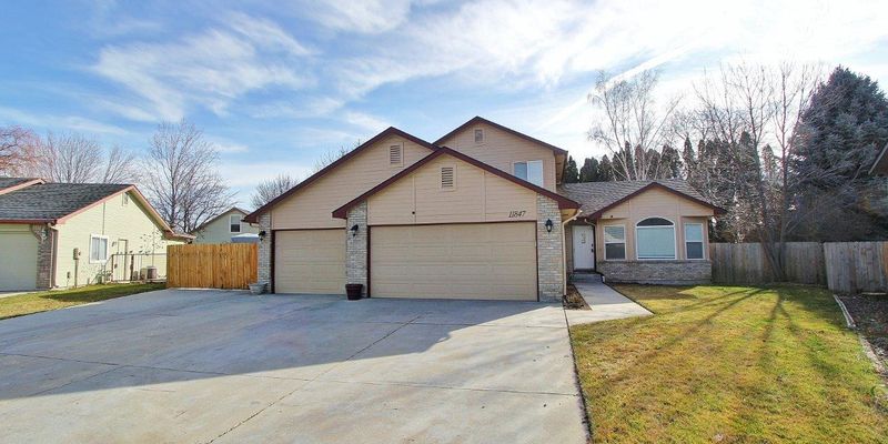 Boise House: 11847 W Lewisburg Ct