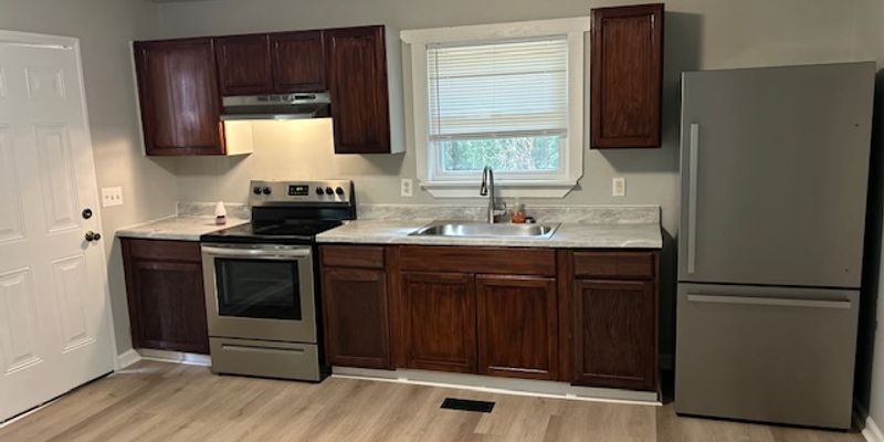 Columbia House: 529 Calvary Dr