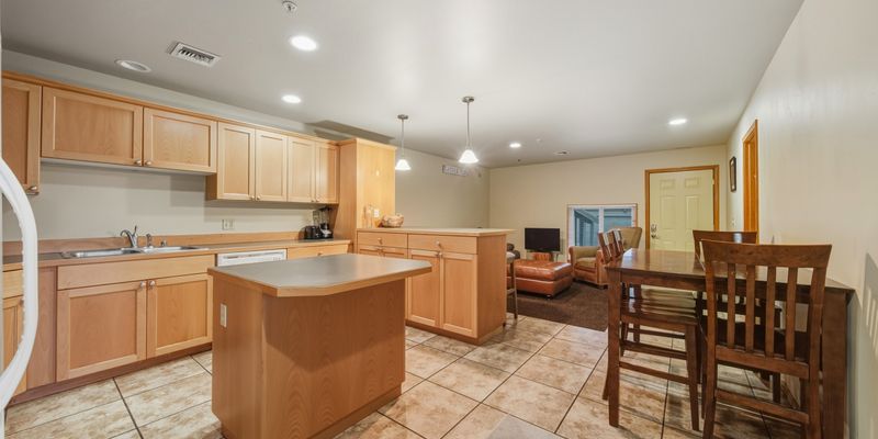 Walla Walla Apartment: 1055 East Isaacs Avenue