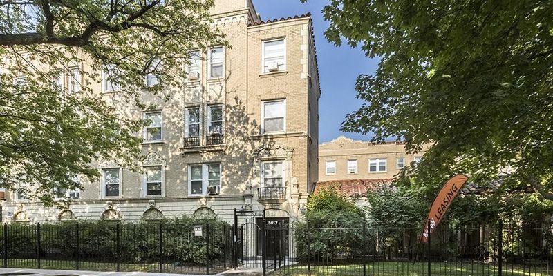 Chicago Apartment: 5017 N Wolcott Ave
