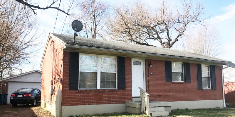 Louisville House: 5208 Regent Way