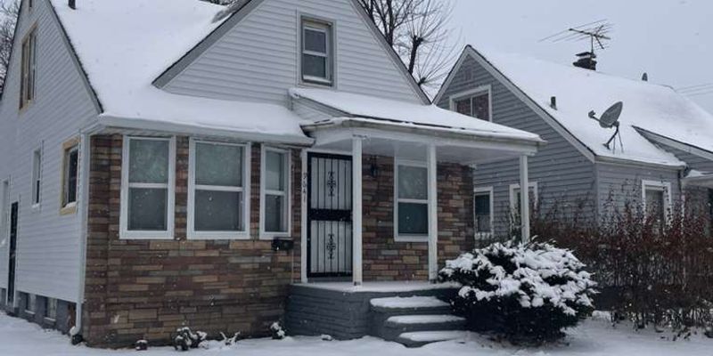 Detroit House: 9641 Evergreen Rd
