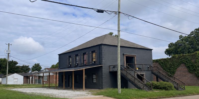 Columbus Apartment: 110 S 21st St