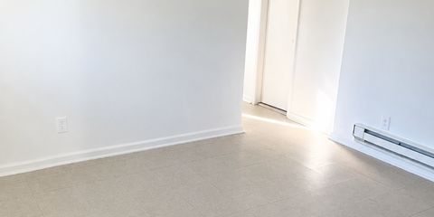 864 W 34th St Apt 4 Living Room.png