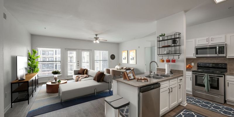Houston Apartment: 99 N Delano St
