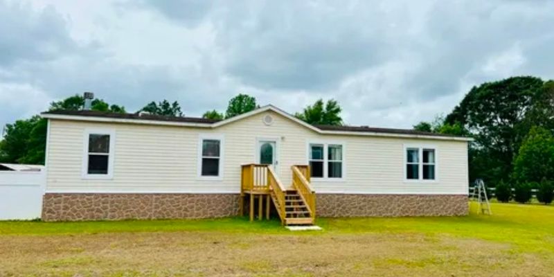 Perdido House: 23000 Lonnie Hadley Rd