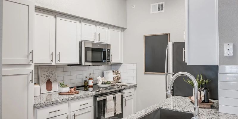 Houston Apartment: 3000 Kingwood Dr