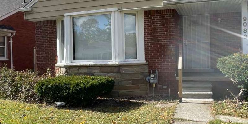 Detroit House: 9083 Grandville Ave