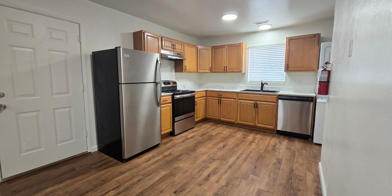 Prescott Apartment: 151 East Whipple Extension