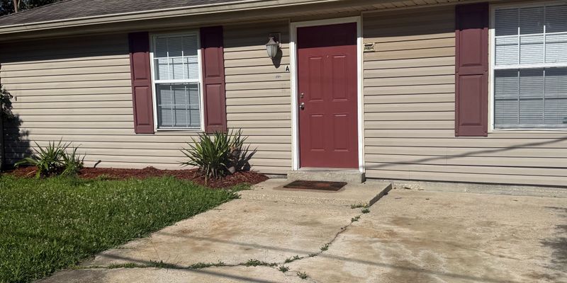Slidell Apartment: 1501 Magnolia St