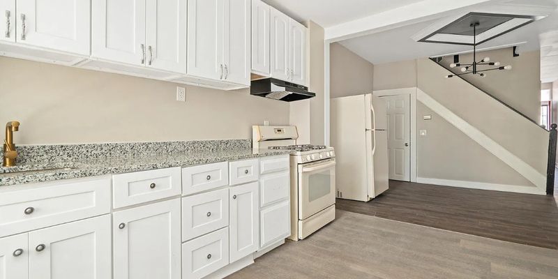 Baltimore House: 163X N Wolfe St