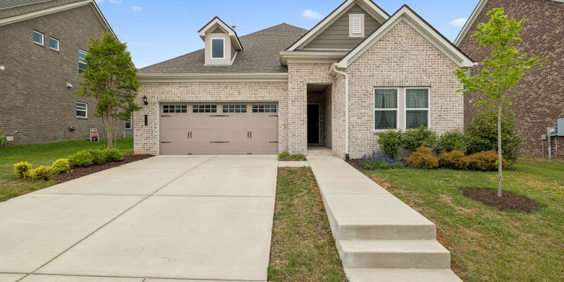 Gallatin House: 366 Triple Crown Cir