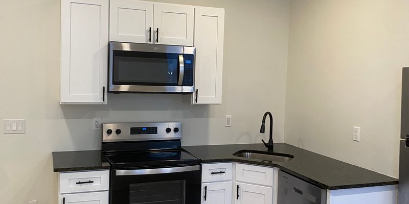 Lancaster Apartment: 11 E Walnut St