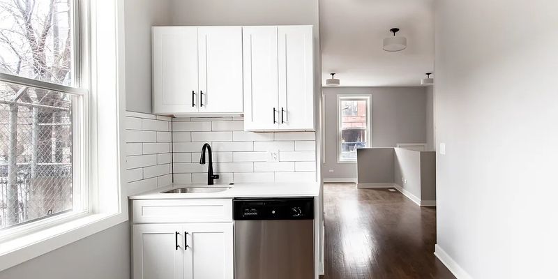 Chicago Apartment: 1944 N. Halsted St, Chicago, IL 60614