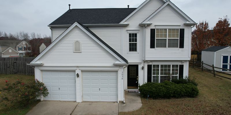 Charlotte House: 3038 Old Ironside Dr