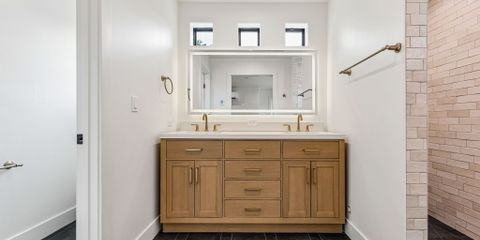45-web-or-mls-669 E. 8th ave -45.jpg
