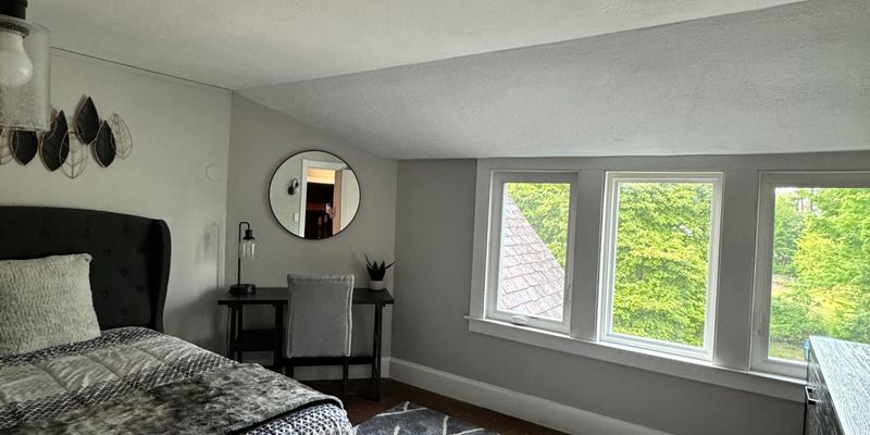 West Hartford House: 1820 Albany Avenue
