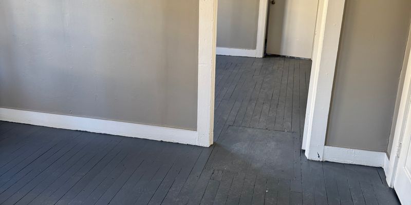 Anniston House: 2821 Gurnee Ave