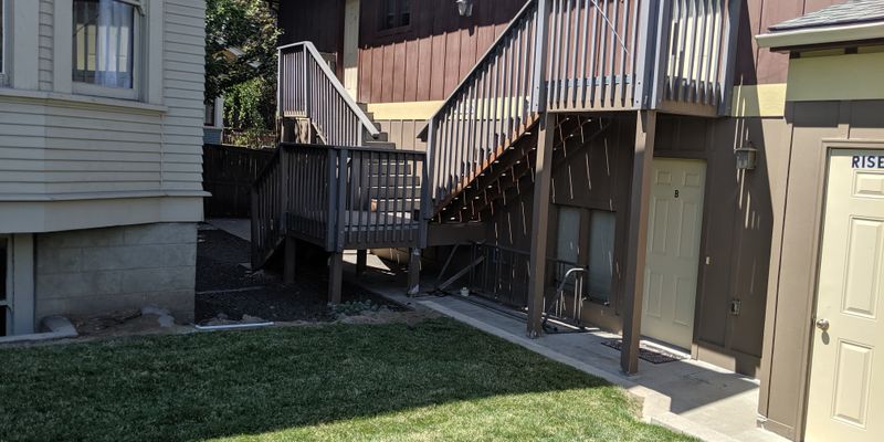 Walla Walla Apartment: 1055 East Isaacs Avenue