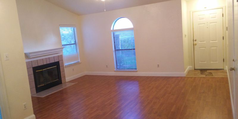 Irving House: 1516 Hux Ct