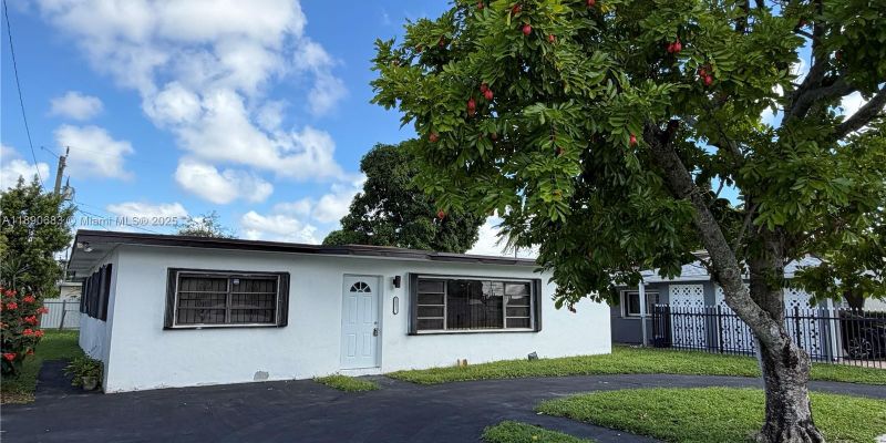 Opa-locka House: 2531 NW 152nd Terrace