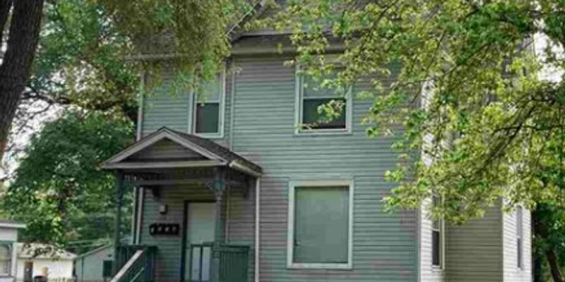 Terre Haute Apartment: 1001 N 9th St