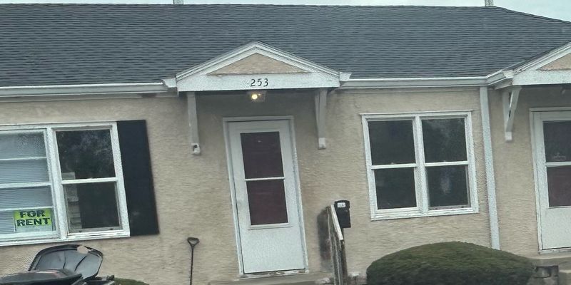 Council Bluffs House: 255 N 29th St