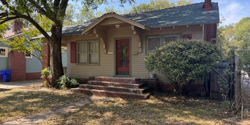 Norman House: 512 S Crawford Ave